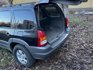 Mazda Tribute foto 2