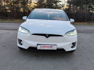 Tesla Model X foto 16