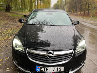 Opel Insignia фото 1