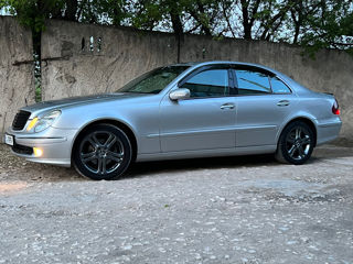 Mercedes E-Class foto 6