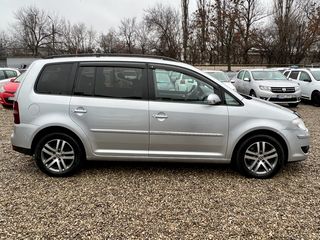 Volkswagen Touran foto 6