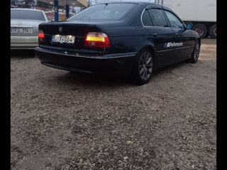 BMW 5 Series foto 3