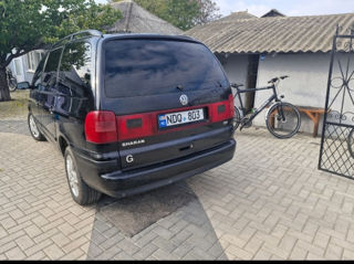 Volkswagen Sharan foto 2