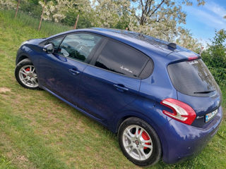 Peugeot 208 foto 5