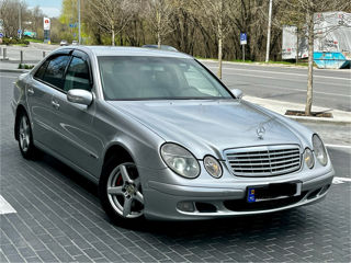 Mercedes E-Class foto 1