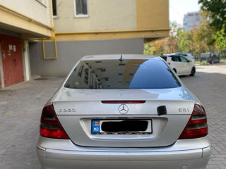 Mercedes E-Class foto 5