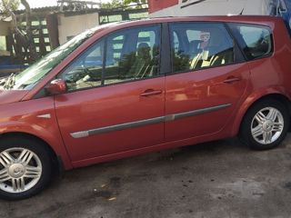 Renault Grand Scenic foto 2