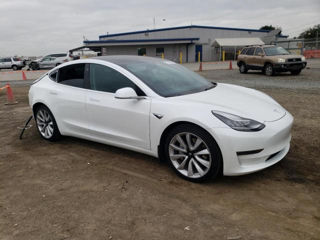 Tesla Model 3 foto 3