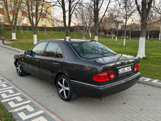 Mercedes E-Class foto 4