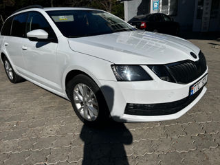 Skoda Octavia foto 1