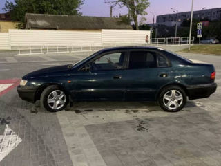 Toyota Carina foto 2