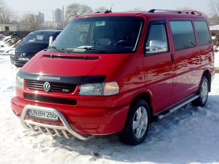 Volkswagen Caravelle foto 1