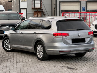 Volkswagen Passat foto 3