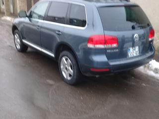 Volkswagen Touareg foto 1