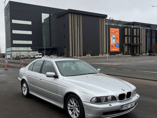 BMW 5 Series foto 2