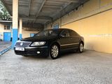 Volkswagen Phaeton foto 2