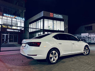 Skoda Superb foto 3