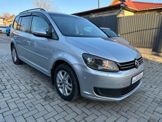 Volkswagen Touran foto 2