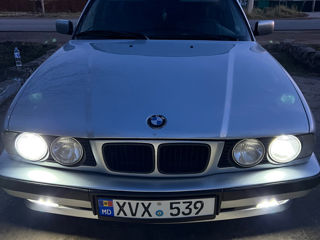 BMW 5 Series foto 7