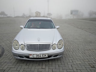 Mercedes E Class foto 8