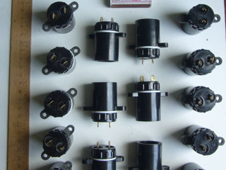 Патроны для лампочек с цоколем Е14, с ушками для крепления foto 1