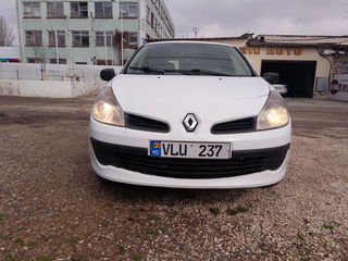 Renault Clio foto 2