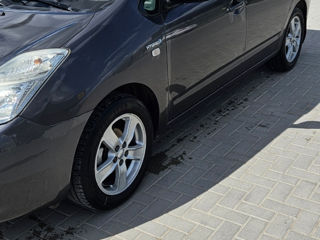 Toyota Prius foto 2