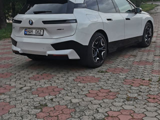 BMW iX foto 10