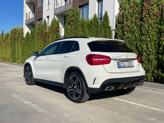 Mercedes GLA foto 2