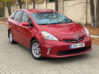 Toyota Prius v