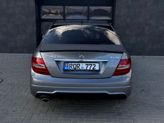 Mercedes C-Class foto 5