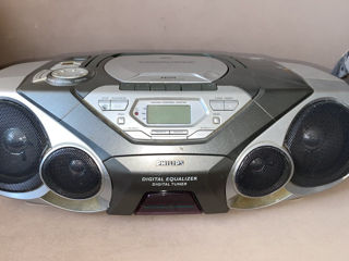 Philips AZ1570 CD + Radio + Casseta - 990lei Акустические системы Bass Reflex, LCD дисплей.