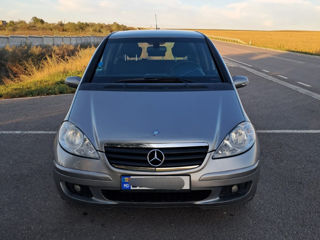 Mercedes A-Class foto 2