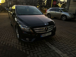 Mercedes B-Class foto 2