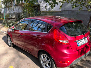 Ford Fiesta foto 5