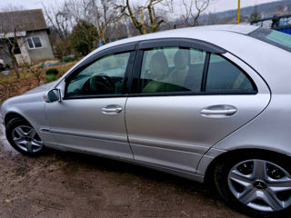 Mercedes C-Class foto 8