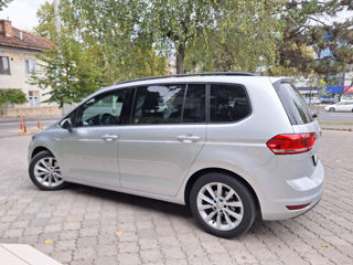 Volkswagen Touran foto 3