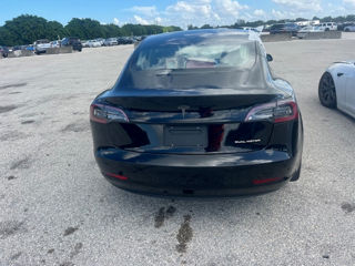 Tesla Model 3 foto 4