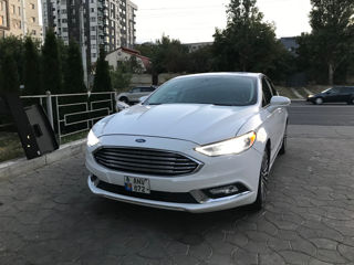 Ford Fusion foto 2