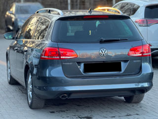 Volkswagen Passat foto 3