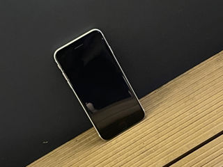 iPhone SE (Generation 2) 64GB foto 4