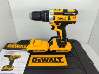 Ударный шуруповёрт DeWalt  с набором инструментов в комплекте. foto 2