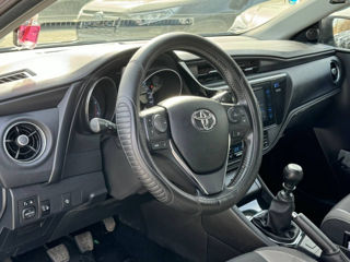 Toyota Auris фото 10