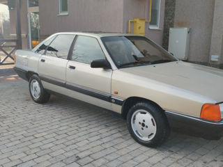 Audi 100 foto 2