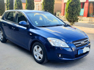 KIA Ceed foto 2