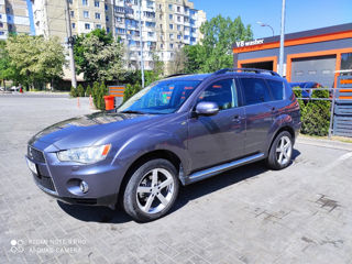 Mitsubishi Outlander foto 1