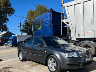 Skoda Superb foto 1