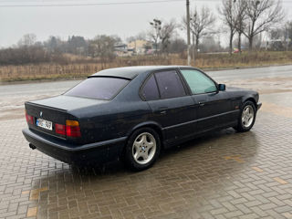 BMW 5 Series foto 3