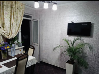 Apartament cu 2 camere, 48 m², Botanica, Chișinău foto 2