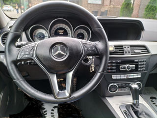 Mercedes C-Class foto 7